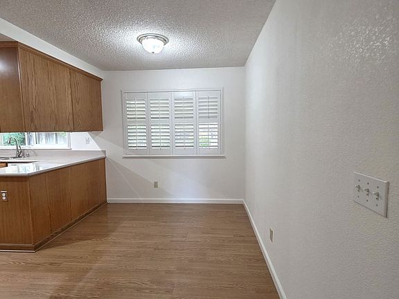 4th image of 2851 Saint Joseph Dr