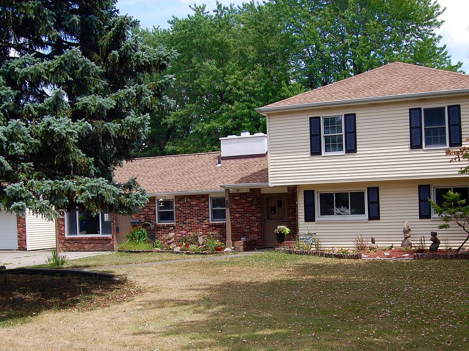 1st image of 20 Bellingham Dr