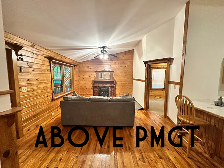 126 Lakeshore Dr — Photo 10