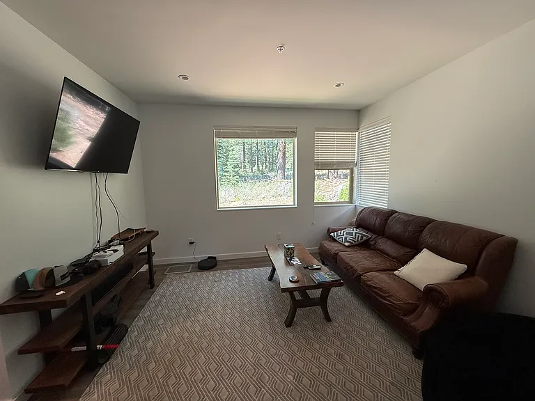 9560 Parker Ln — Photo 15