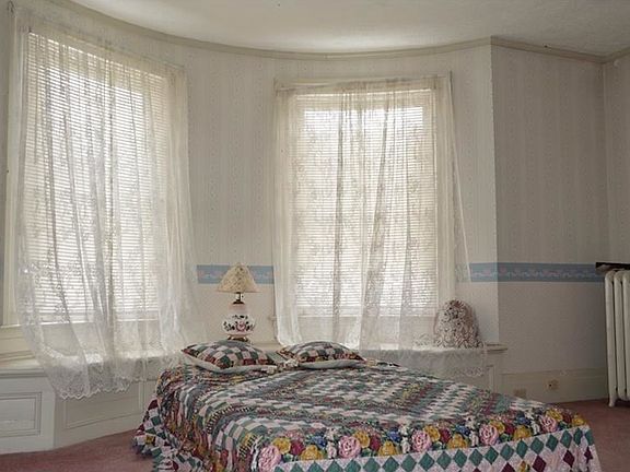 4th image of 858 Park Blvd