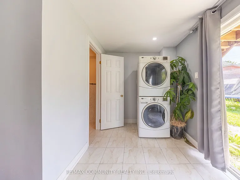 72 Lampman Dr #BASEMENT — Photo 22