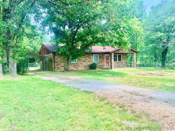 9014 E 163rd St S, Webbers Falls, OK 74470