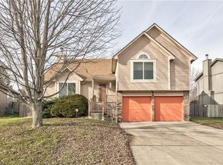 1335 E 155th St, Olathe, KS 66062