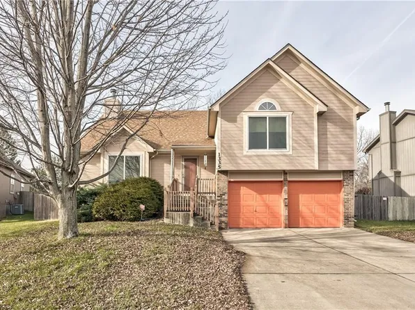 1335 E 155th St, Olathe, KS 66062