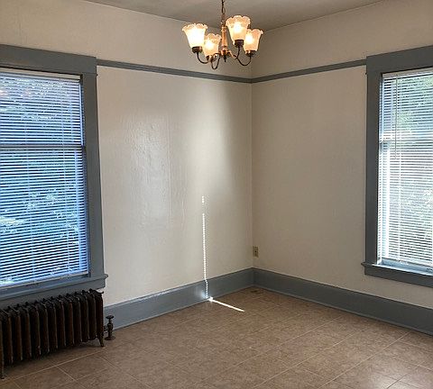 Nice sized sitting/eating room