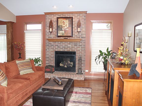 2nd image of 1304 Sandhill Ct