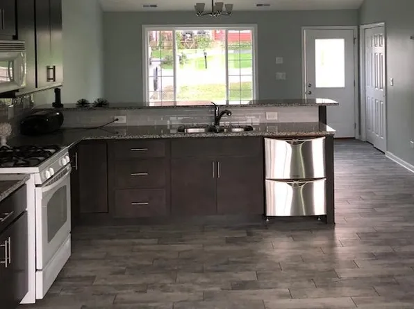 33047 N Ridge Rd, Grayslake, IL 60030