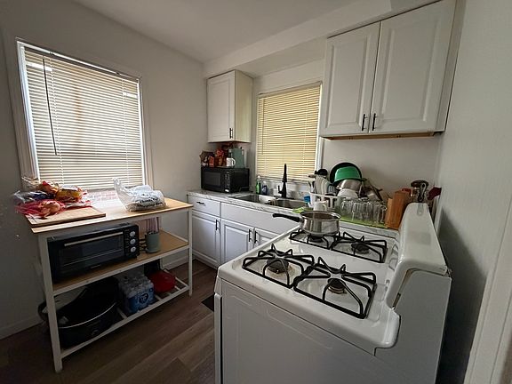 5th image of 11416 Pierson St