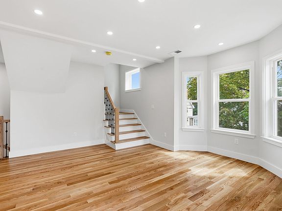 3rd image of 183 Madison St Floor 2