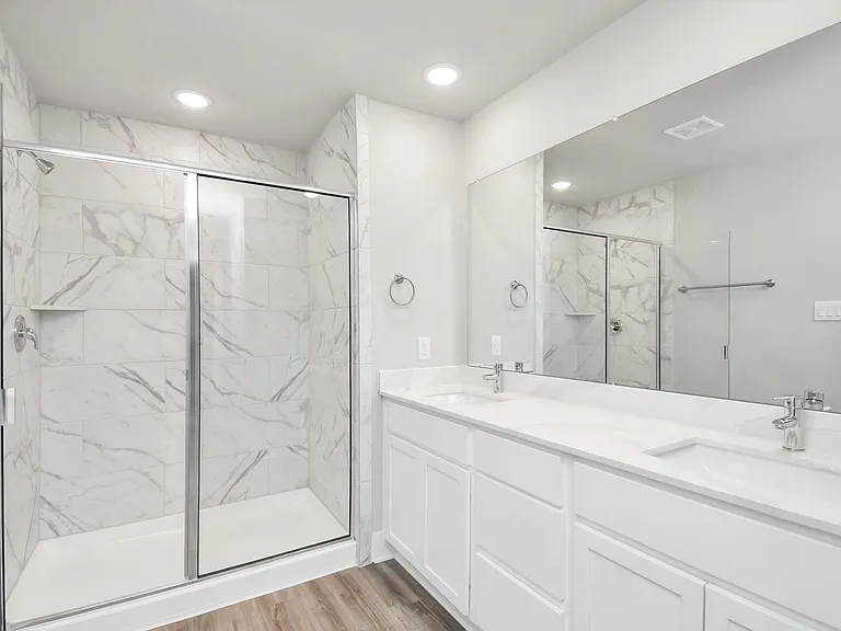 21047 Bay Village Dr #B — Photo 34