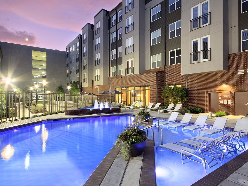 Resort Style Pool