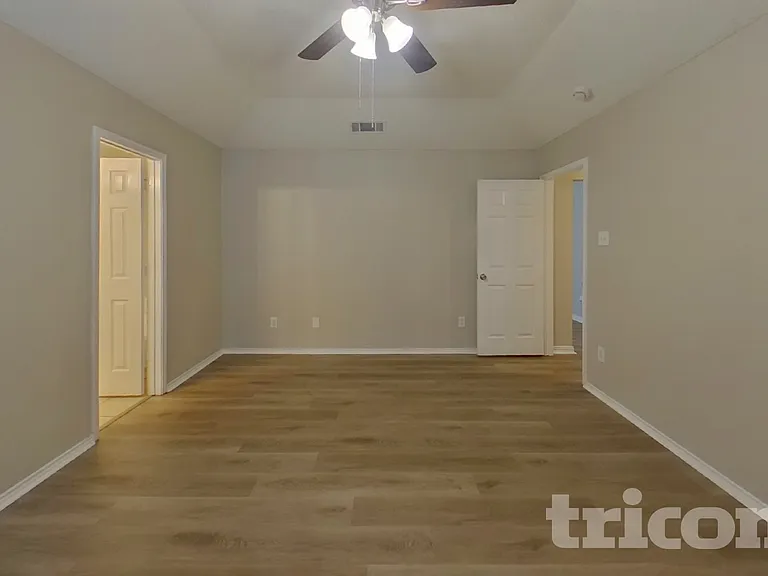 206 Briarglen Dr — Photo 8