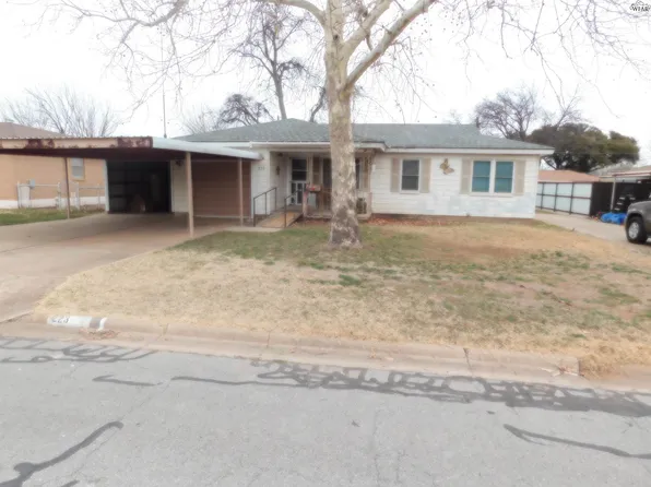 223 Walnut Dr, Burkburnett, TX 76354