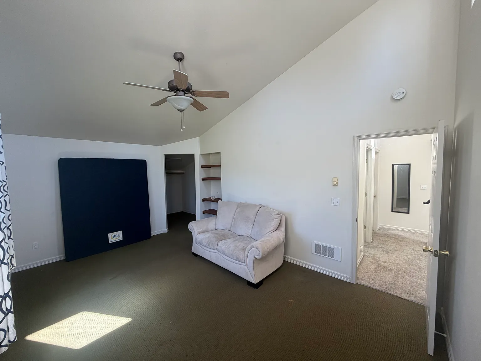 3 bed, 1800 sqft, $750 — Photo 4