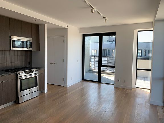 3rd image of 100 Ainslie St Unit Ph1b