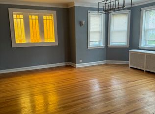 6647 N Artesian Ave #1, Chicago, IL 60645