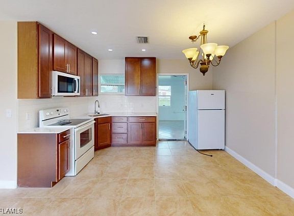 5th image of 8302 Aero Ave