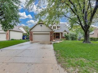 1524 E Pheasant Run St, Derby, KS 67037