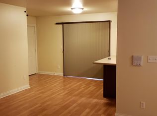 1444 Meadowcreek Ct, Pewaukee, WI 53072