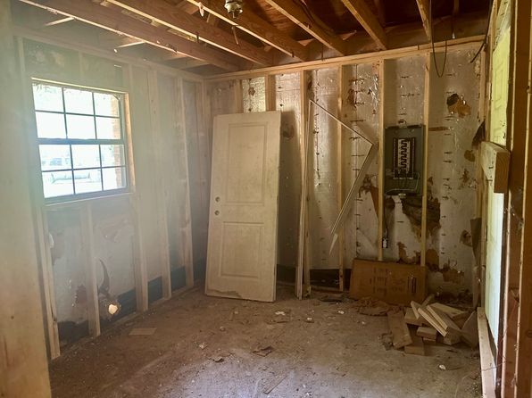 102 Tulip Dr, Picayune, MS 39466