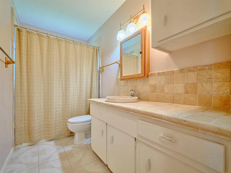 1018 Shawnee St — Photo 21