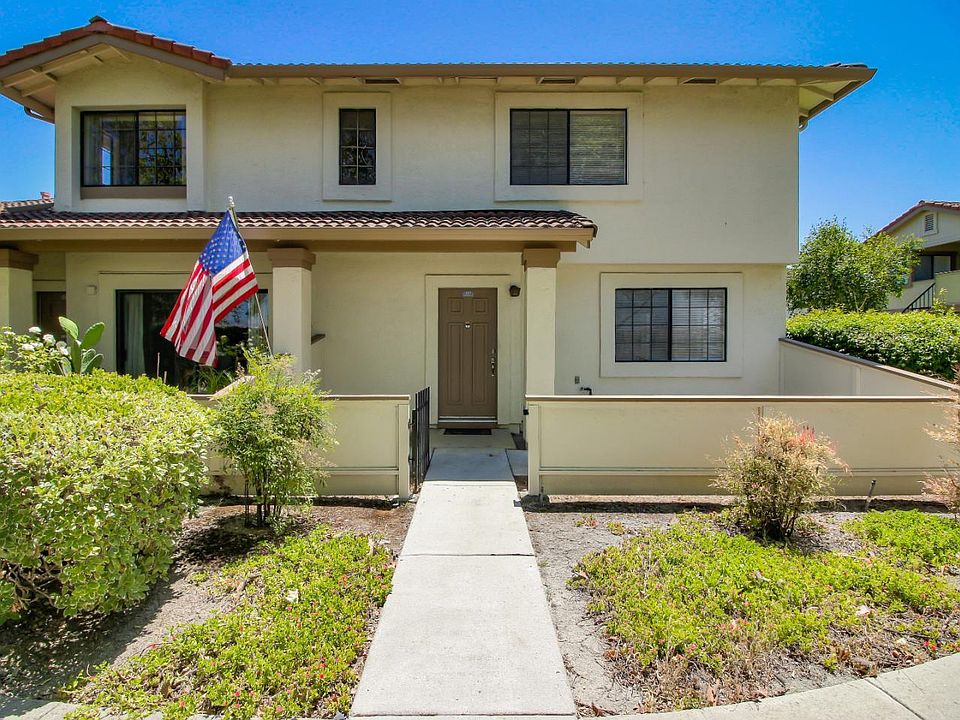 1st image of 407 Colony Crest Dr