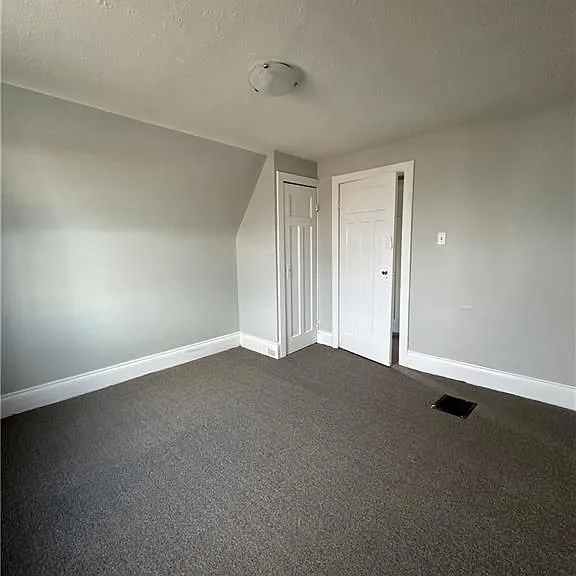 31 McKinstry St — Photo 10
