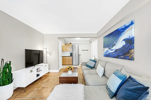 Sold by Bond New York | media 2