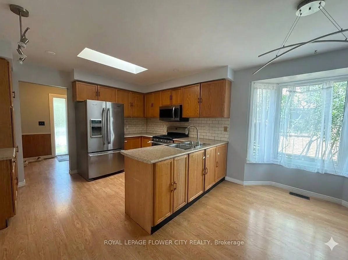 3 bed, $2,950 — Photo 3