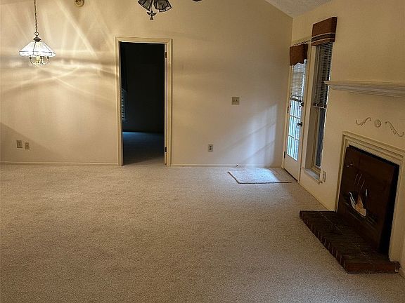 5th image of 113 Blake St