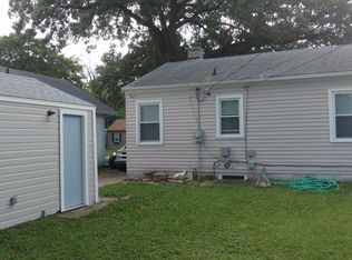 878 14th St NE, Cedar Rapids, IA 52402