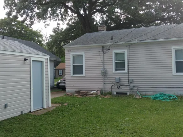 878 14th St NE, Cedar Rapids, IA 52402