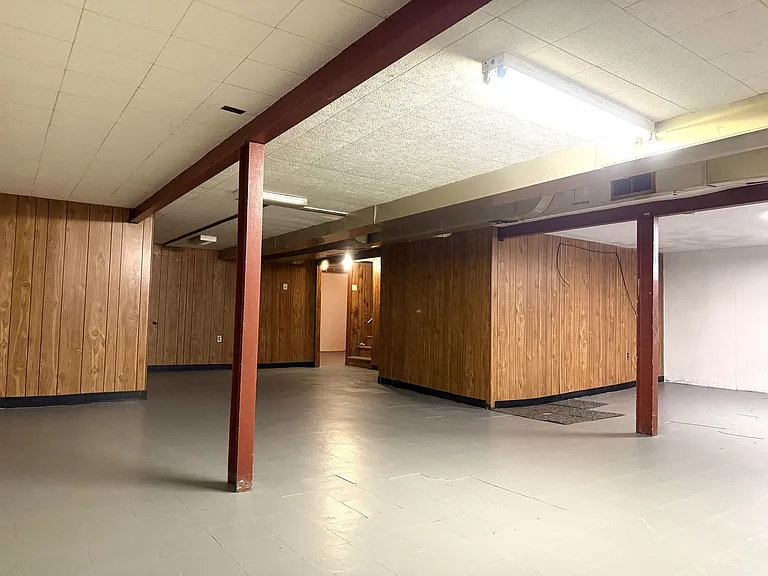 9221 Waldorf Dr — Photo 11
