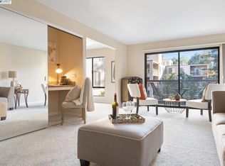 320 N Civic Dr APT 303, Walnut Creek, CA 94596