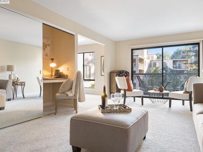 320 N Civic Dr APT 303, Walnut Creek, CA, 94596