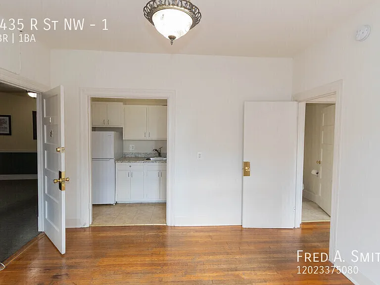 3435 R St NW #1 — Photo 2