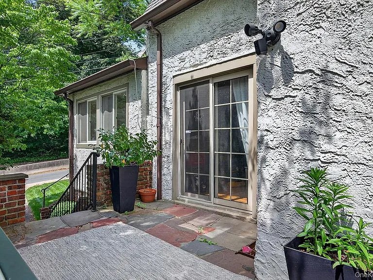 33 Lynwood Rd — Photo 28