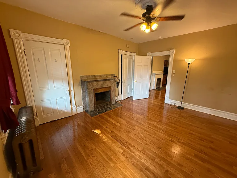 715 Ivy St #4 — Photo 1