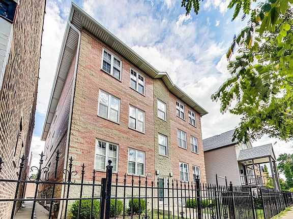 2nd image of 1754 W Wellington Ave APT 3W