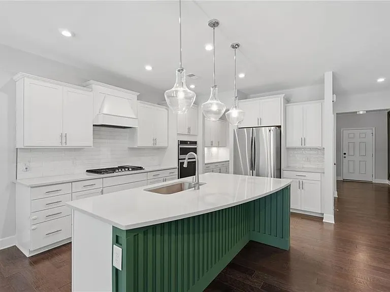 6168 Collins Rd — Photo 10