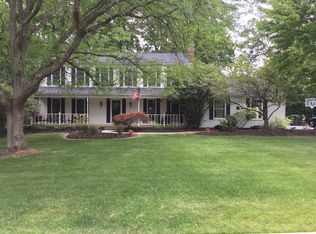 1445 Chestnut Ln, Rochester Hills, MI 48309