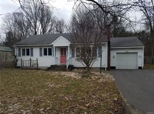 209 Euclid Dr, Fayetteville, NY 13066