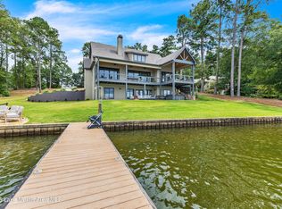 2082 River Oaks Dr, Jacksons Gap, AL 36861
