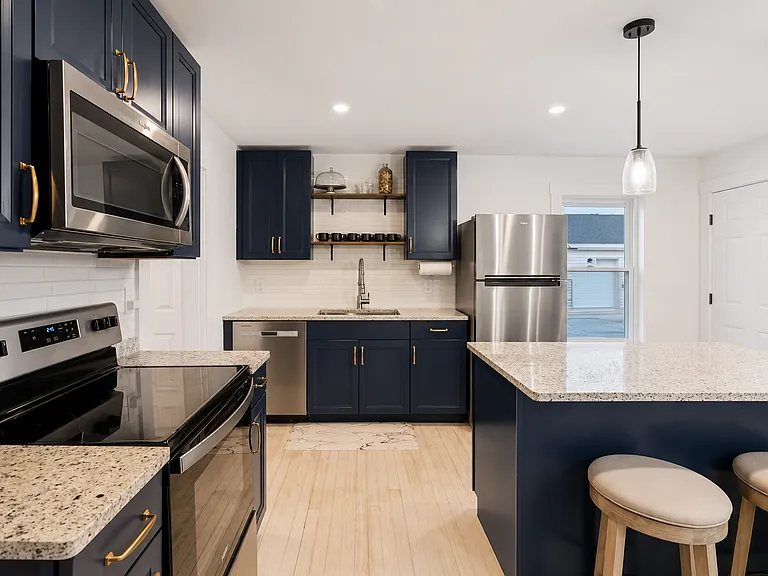 34 Revere St — Photo 6