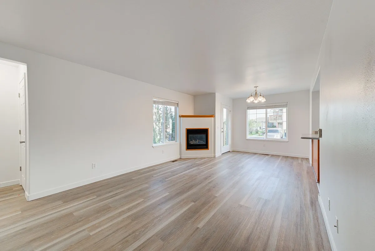 Building Photo - 1094 Longbow Ln #D