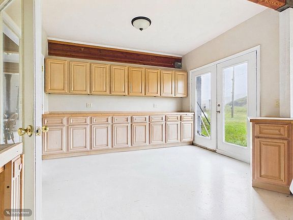 4th image of 63150 Bell Springs Rd