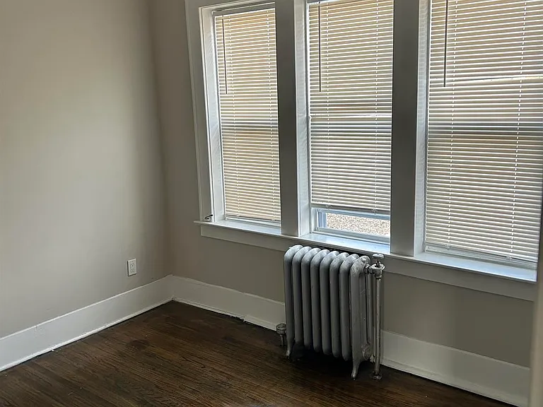 145 S Fitzhugh St — Photo 10