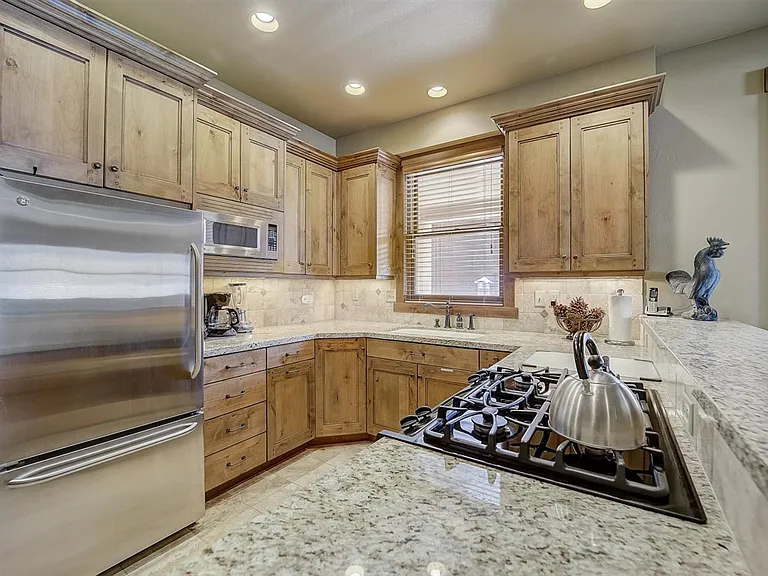 7580 Royal St E #23 — Photo 10