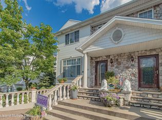 24 Jessica Ln, Staten Island, NY 10309